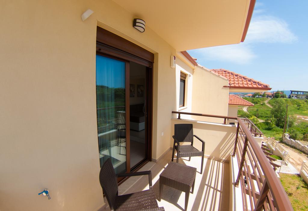 Ianthi Maisonettes Néa Ródha Exterior foto