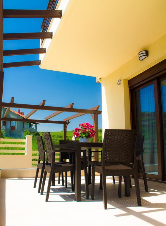 Ianthi Maisonettes Néa Ródha Exterior foto